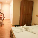 Nest&rest Τίρανα
